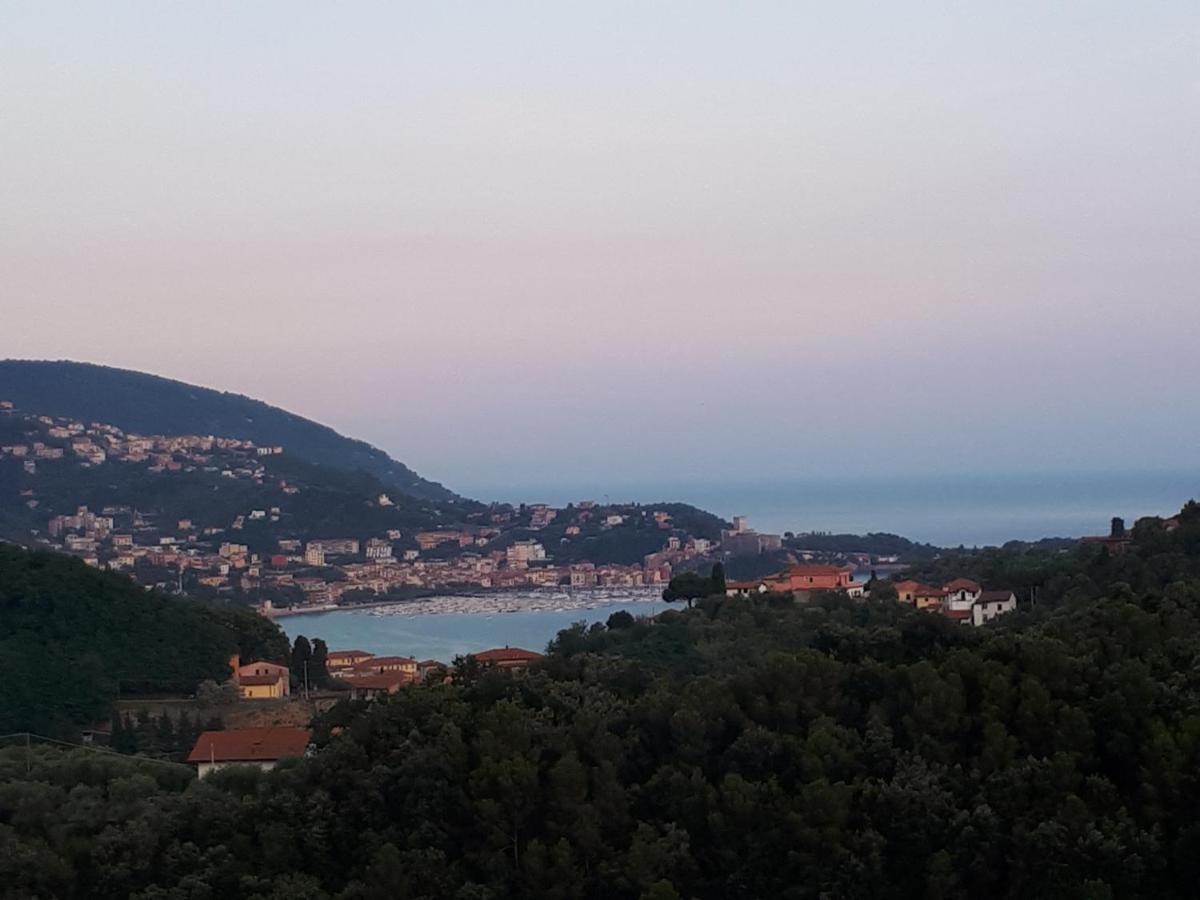 Casa Vacanze P&G. Colline, Mare, Relax La Spezia Exterior photo